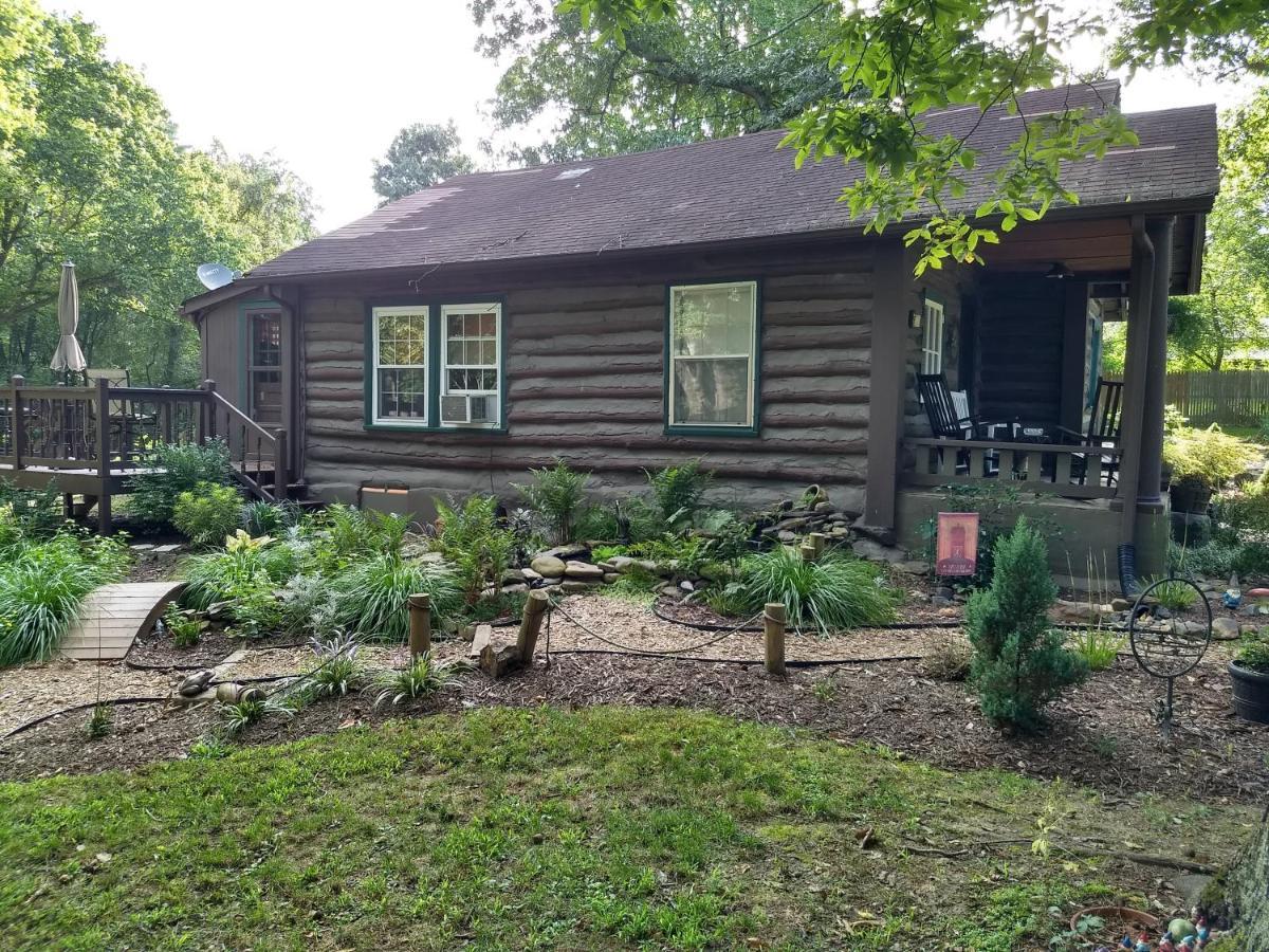 The Bent Branch Lodge - A Gnomes Retreat - Historic Virginia Log Cabin, Coy Pond And Babbling Brook Lynchburg Exterior photo